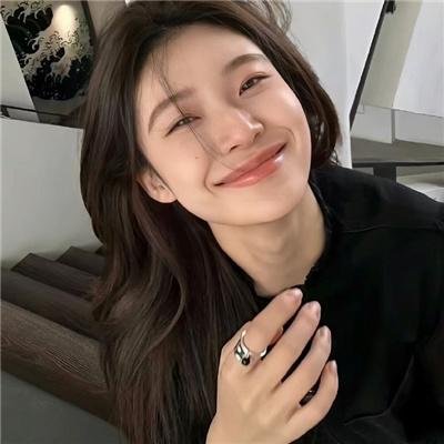 玄学大佬靠摆摊惊艳全球